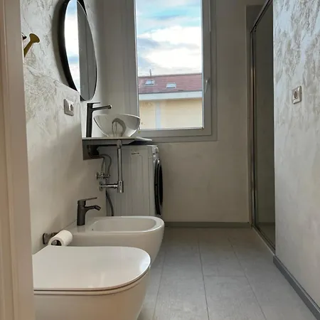 Apartamento Zona Ospedali - Luminoso E Nuovo, Posto Auto - Casa Perin *