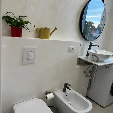 Zona Ospedali - Luminoso E Nuovo, Posto Auto - Casa Perin Daire