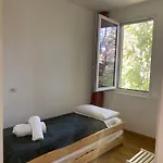 Zona Ospedali - Luminoso E Nuovo, Posto Auto - Casa Perin *